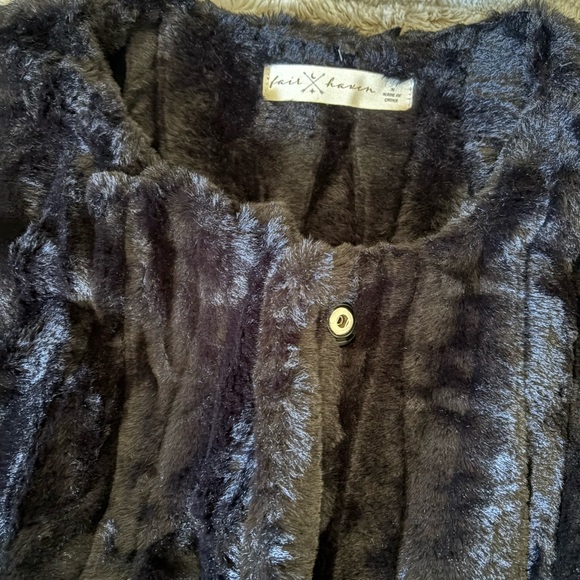 Elegant Black Fair Haven Faux Fur Coat NWT Size Medium - Picture 2 of 2